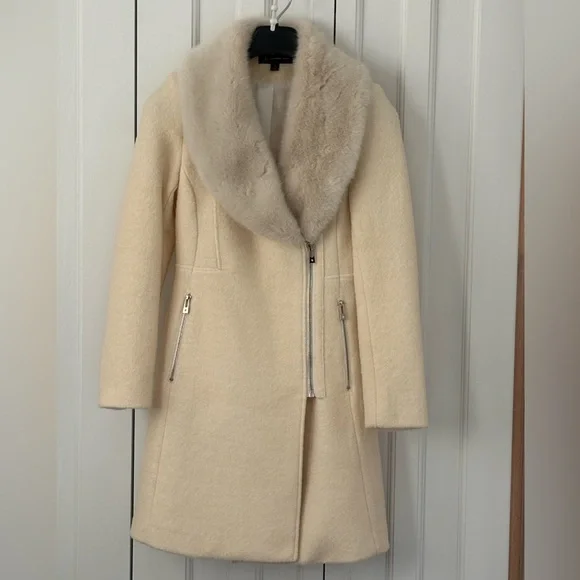INC International Concepts Cream car-length coat with faux Fur Collar. SZ S - Picture 4 of 7